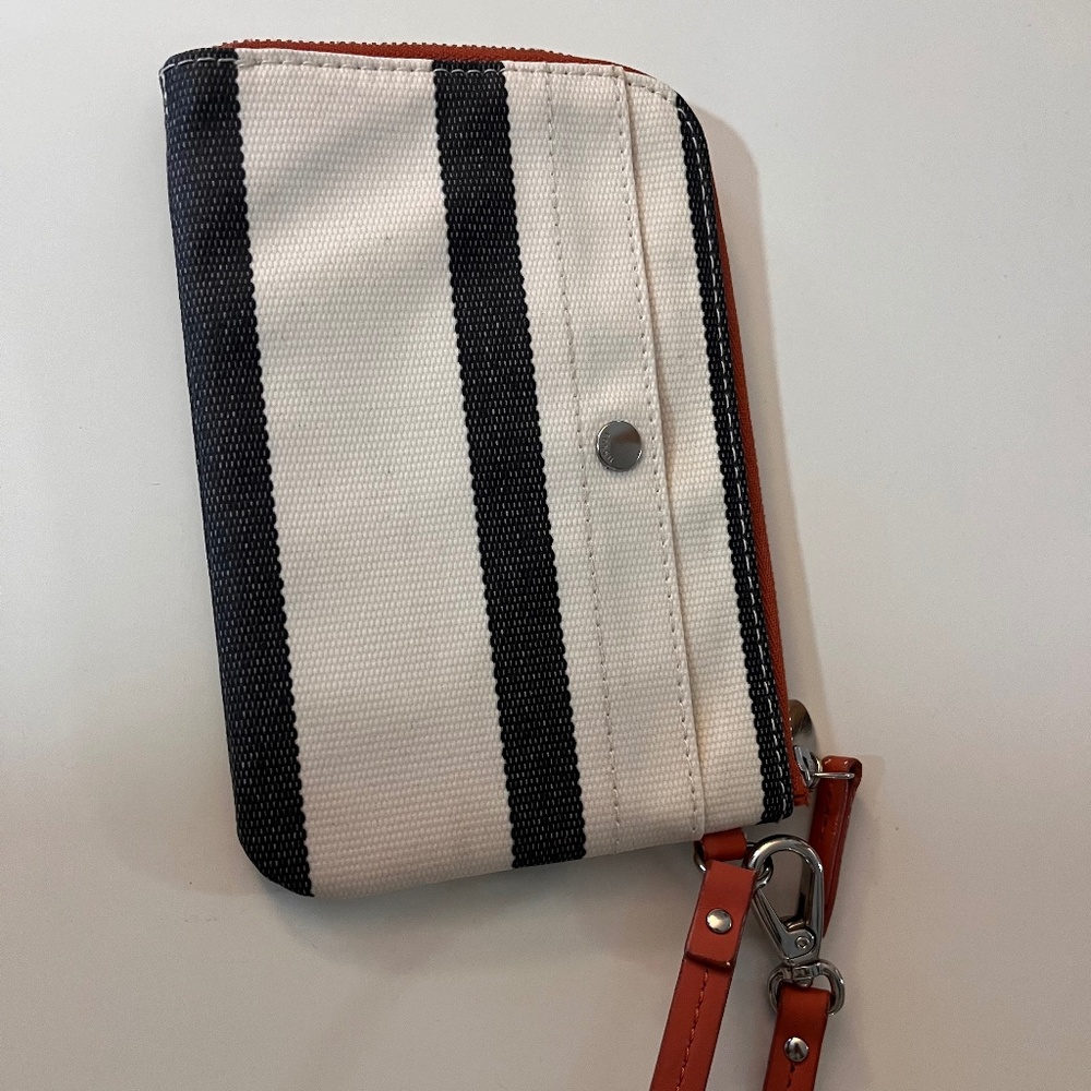 Navy/white fossil wristlet